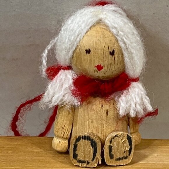 VTG Handmade Wooden Fireplace w/Girl Doll Sitting on Mantle Christmas Ornament - Picture 2 of 11